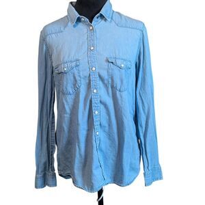 American Eagle Women’s 'Boyfriend' Denim Shirt Medium | Light Wash Pearl Snap